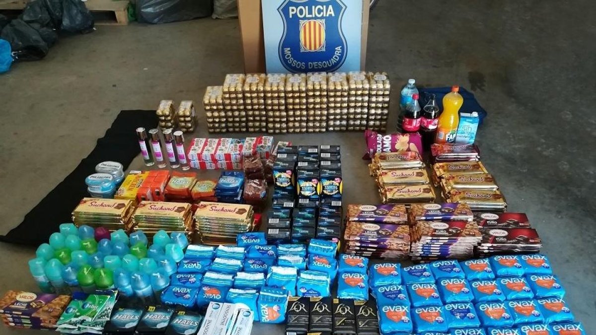 Roben articles valorats en 1.200 € d'un súper de Golmés