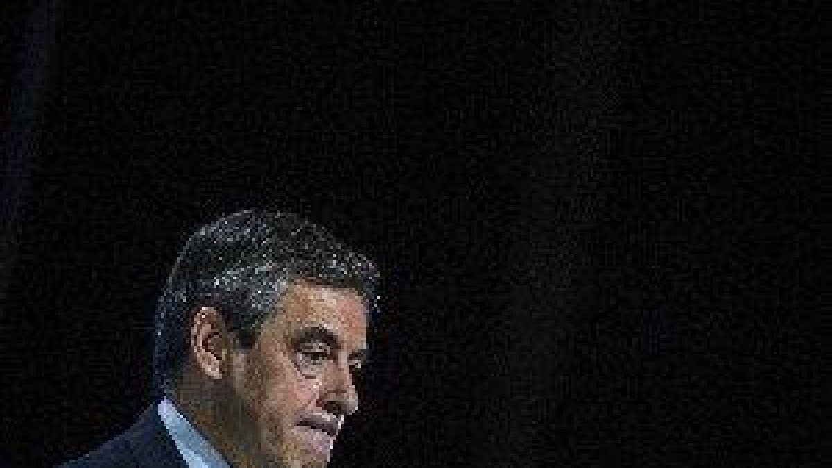 El candidato francés Fillon, imputado por malversación de fondos públicos