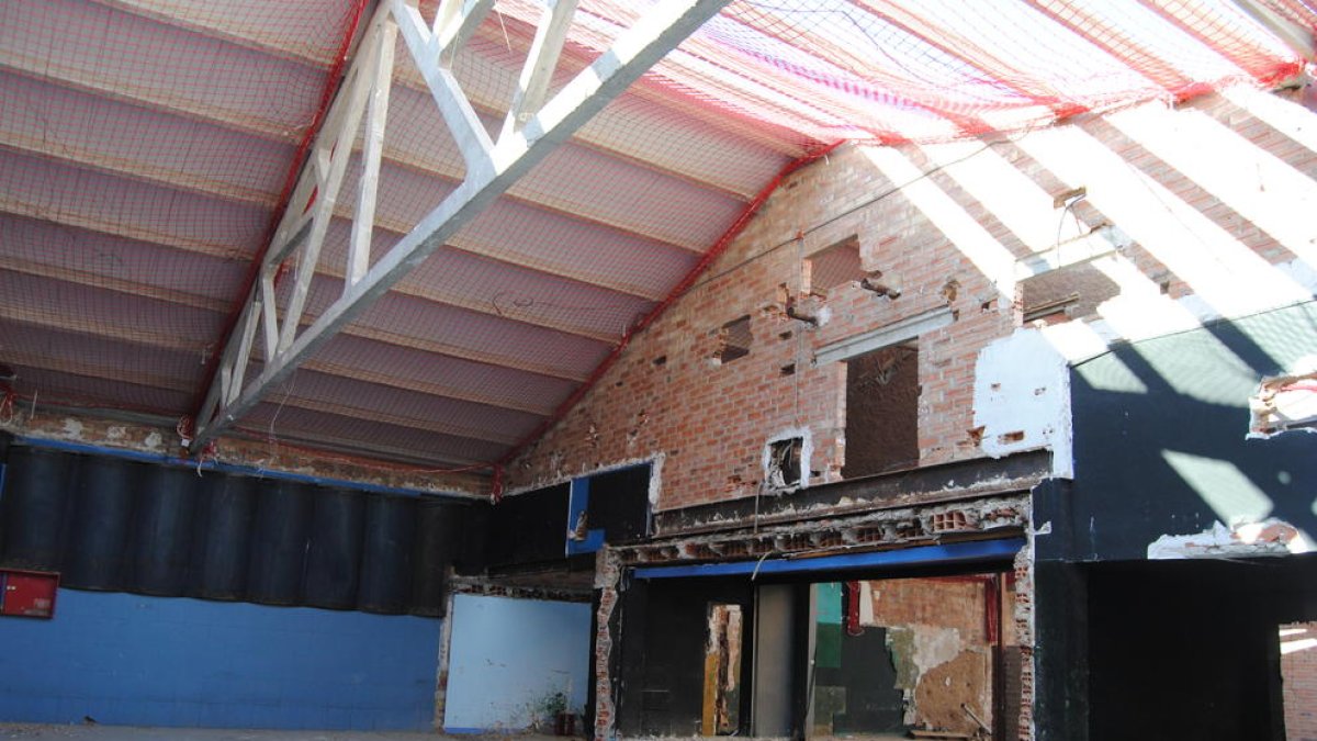 Estado de las obras en una de las salas de la antigua discoteca de Mollerussa.