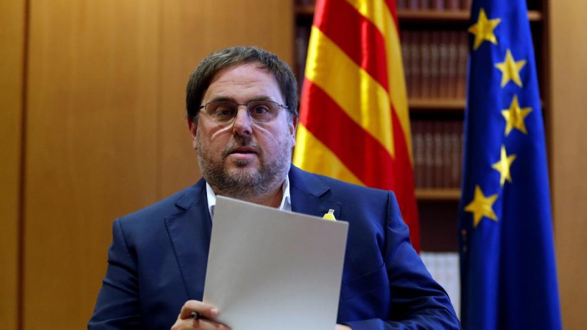 Junqueras suggereix Rovira com a presidenciable i tendeix la mà als comuns