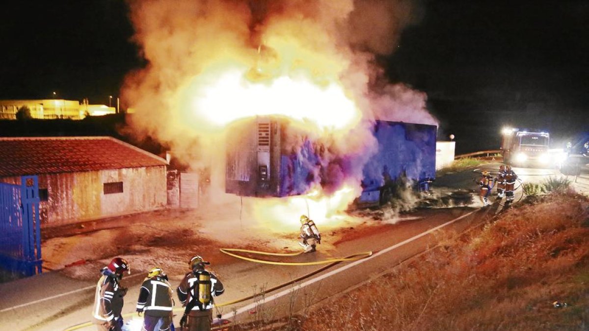 Circula sis quilòmetres en direcció contrària per l’AP-2 a Puigverd