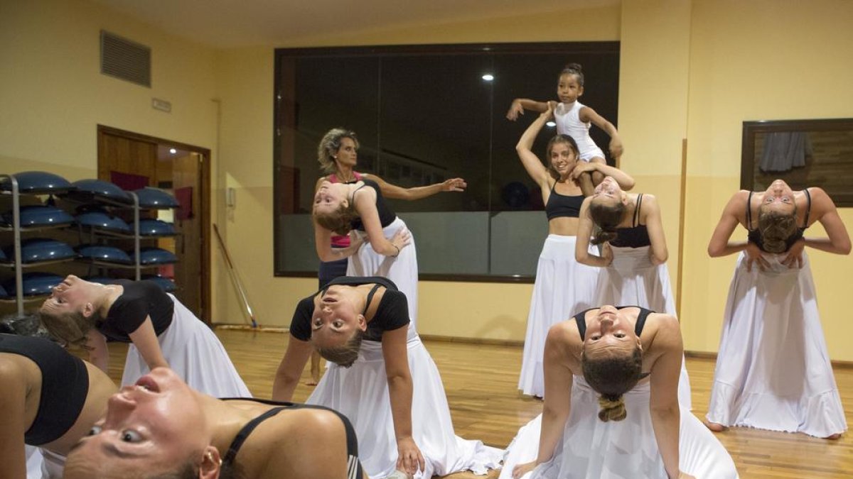 Uno de los ensayos de la coreografía.
