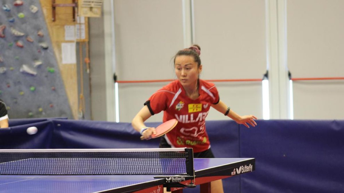 Tingting Wang, durante uno de los partidos que disputó ayer en la última jornada de Liga.