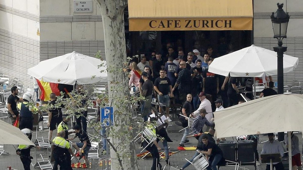 La baralla entre seguidors radicals d’equips de futbol.