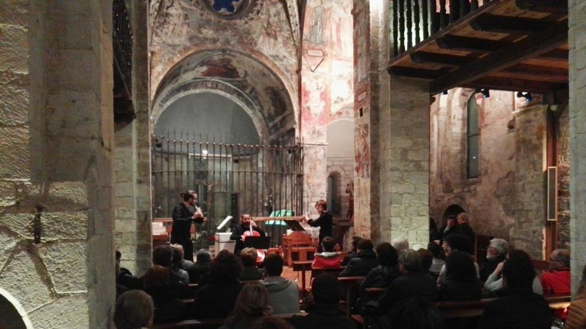 Actuació del trio Syrinx a l’església de Sant Andrèu de Salardú.
