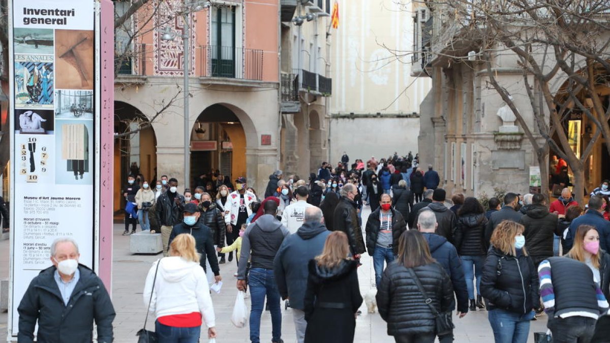 Imatge de l’Eix Comercial de Lleida dissabte passat.