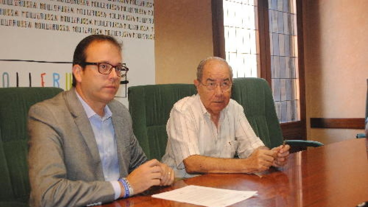 Marc Solsona i Josep Maria Pujol van presentar ahir el premi.