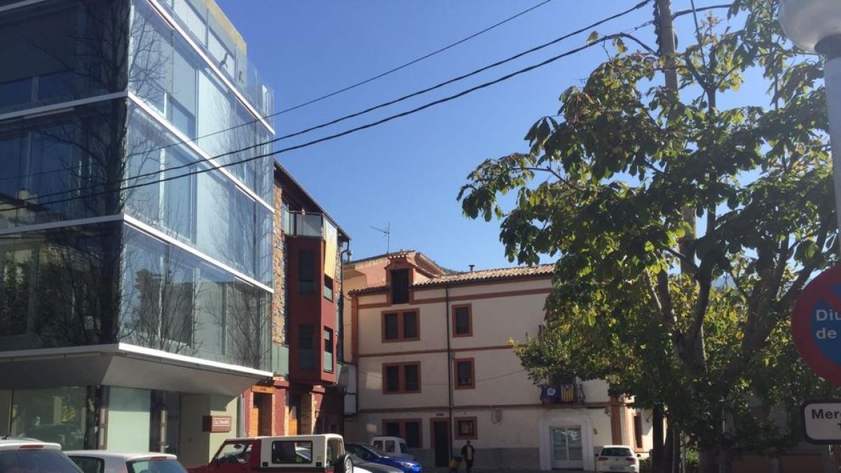 La plaça de les Homilies d’Organyà.