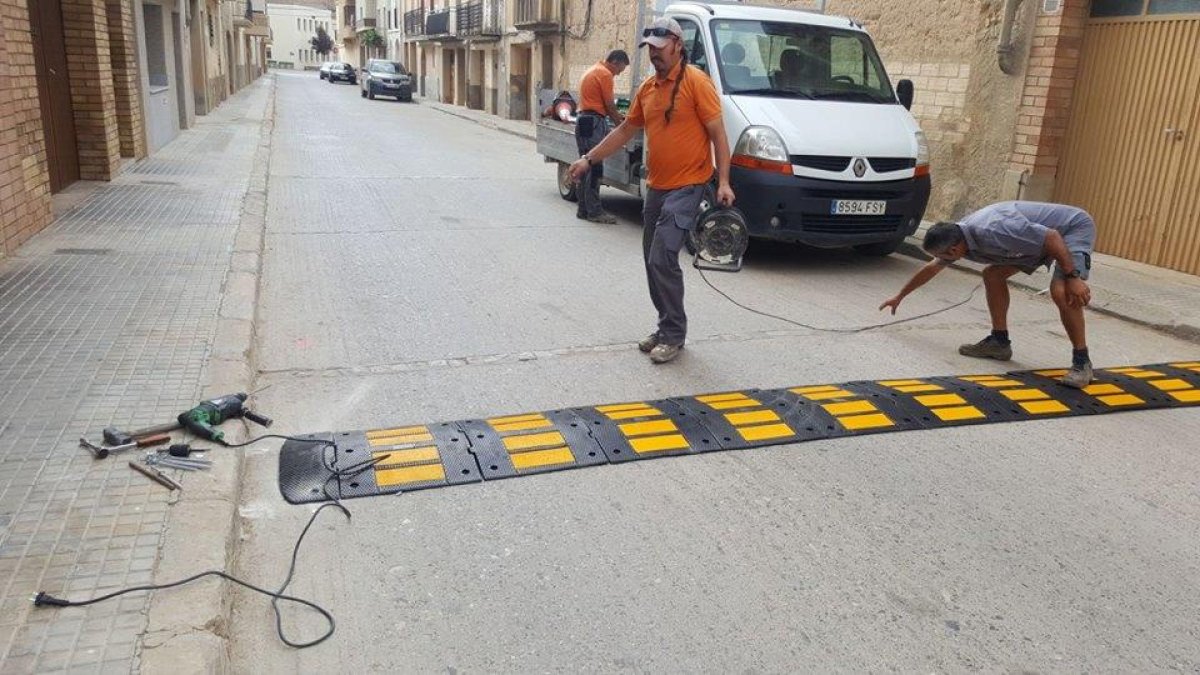Las obras para colocar uno de los reductores en el municipio.