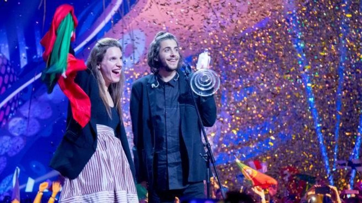Salvador Sobral con su hermana Luísa.