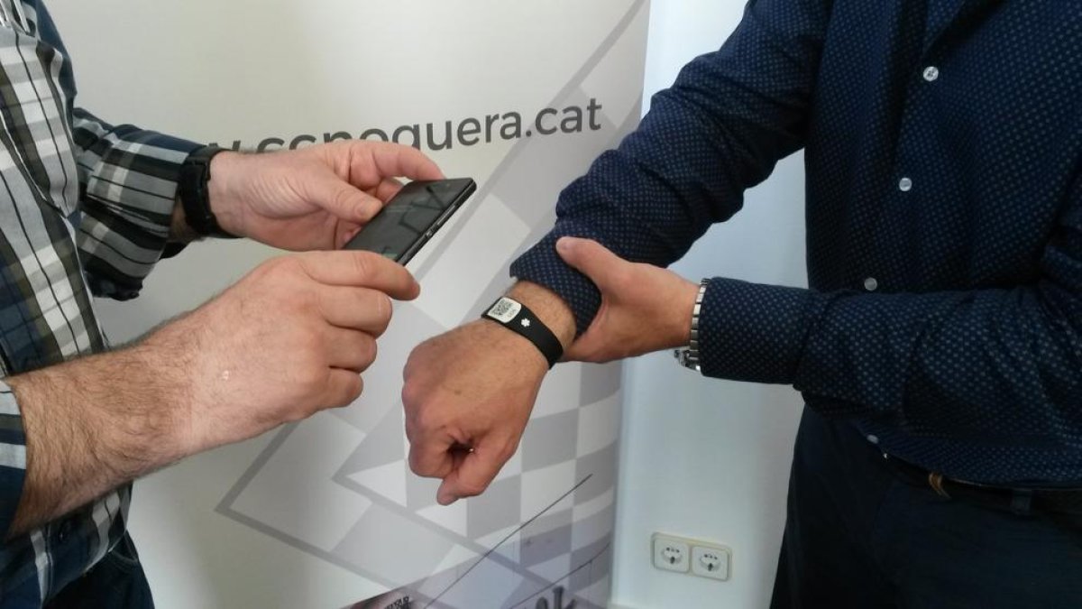 Imatge del braçalet, que es podrà llegir des de qualsevol dispositiu ‘smartphone’.