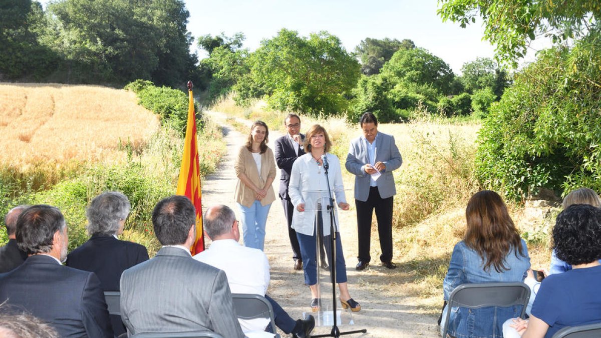 Borràs, Serret i Rull, en la presentació de les subvencions a Montmaneu.