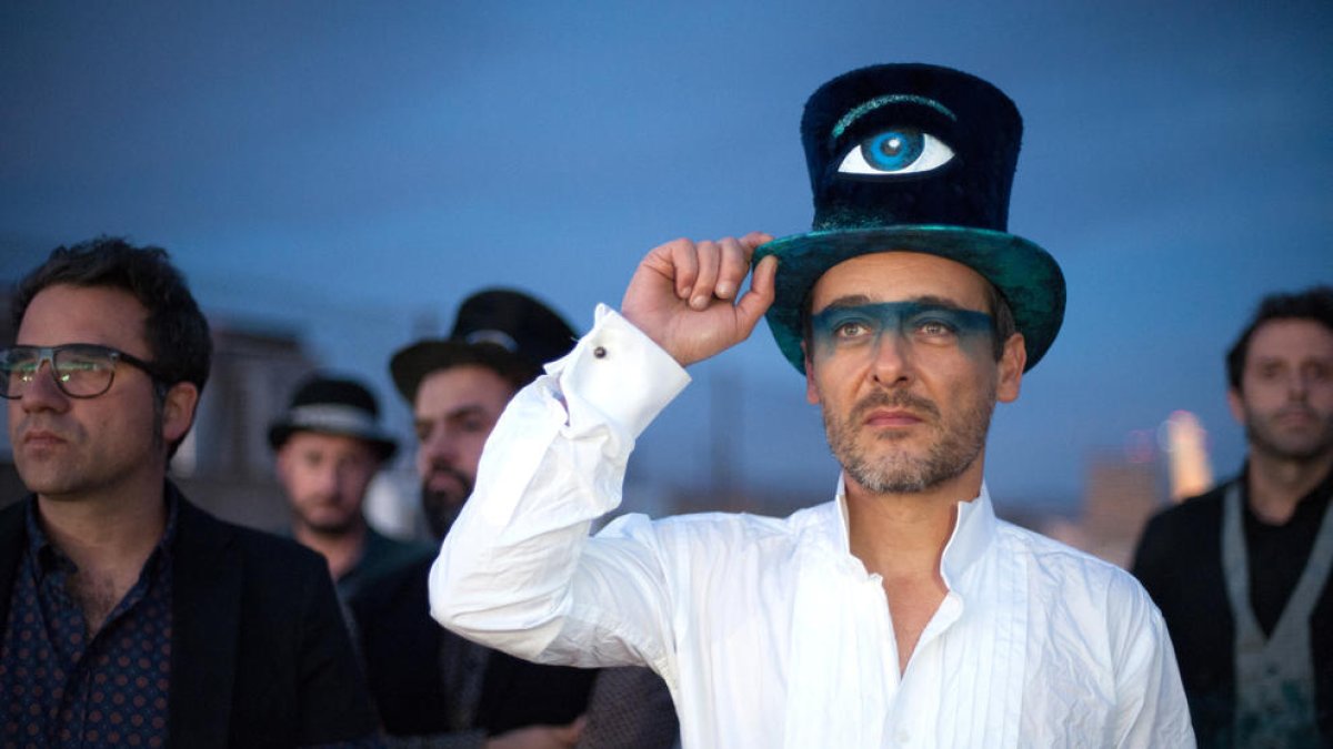 Los barceloneses Love of Lesbian presentarán los temas de su último álbum, ‘El poeta Halley’.