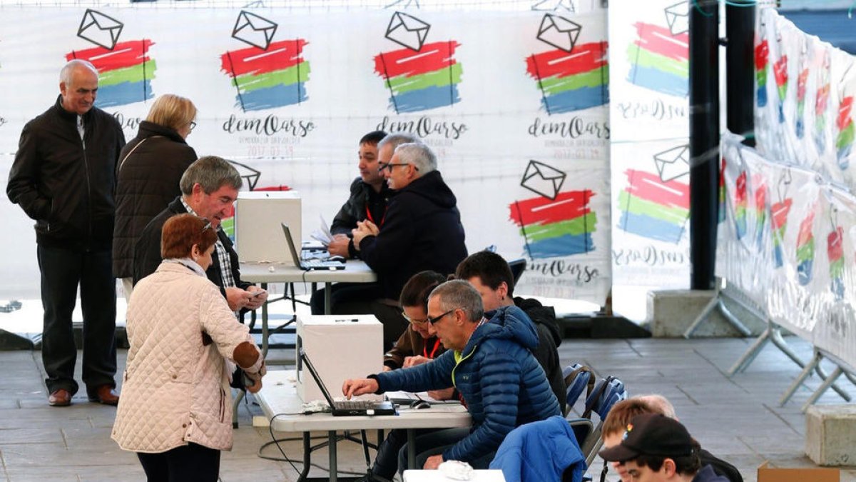 Una de les consultes que es van portar a terme ahir a Lezo.