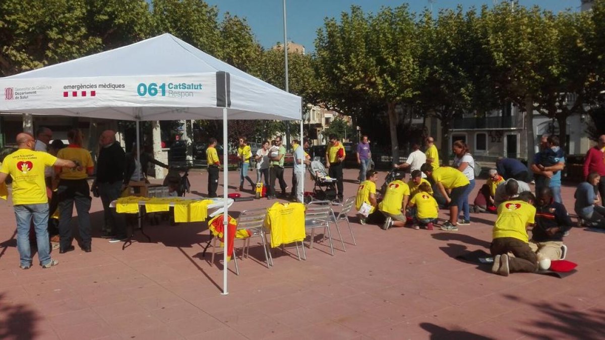 Les famílies amb nens van ser el públic majoritari de l’activitat, que va omplir la plaça Capdevila de la capital del Jussà ahir al matí.