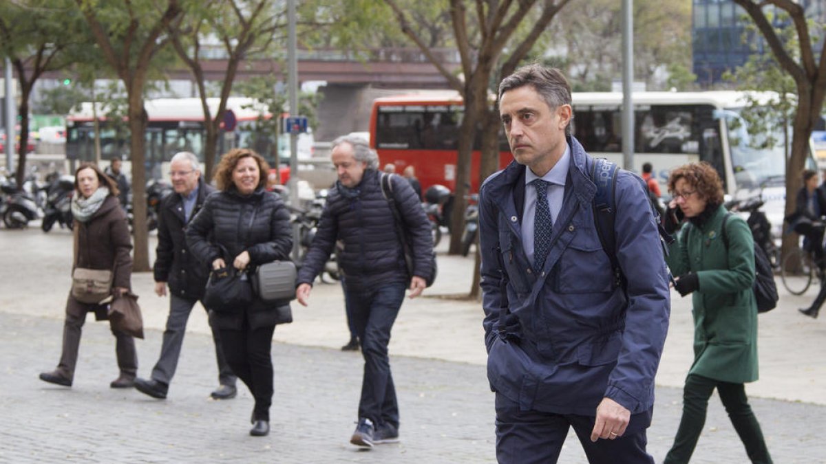 El fiscal: 'Una bandera que justifica atropellos en la cartera' propició el saqueo del Palau