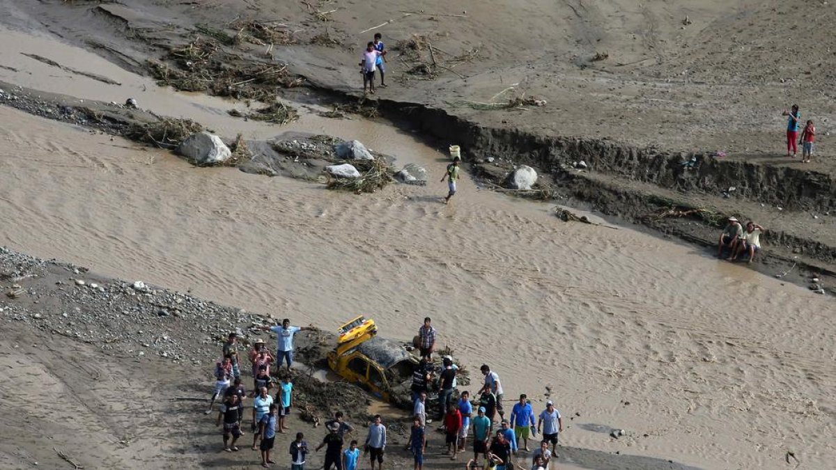 Más de 70 muertos y 20 desaparecidos por las inundaciones