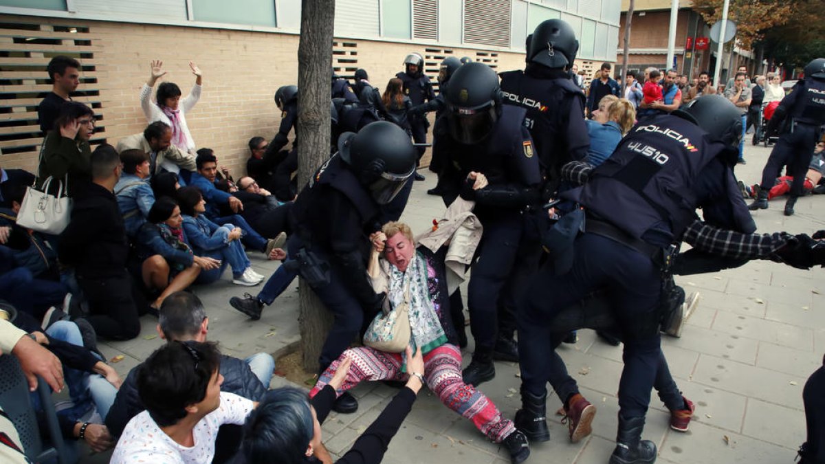 Los catalanes eligen hoy la composición del nuevo Parlament.