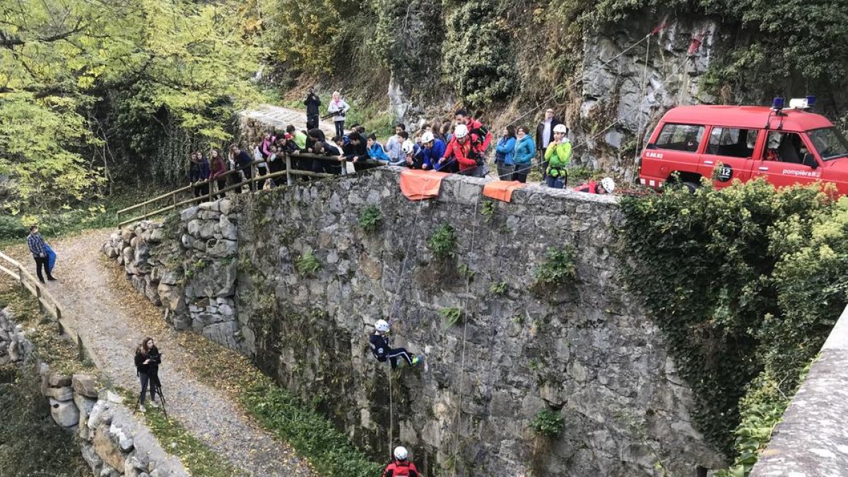 Un dels tallers que van organitzar els Pompièrs d’Aran.