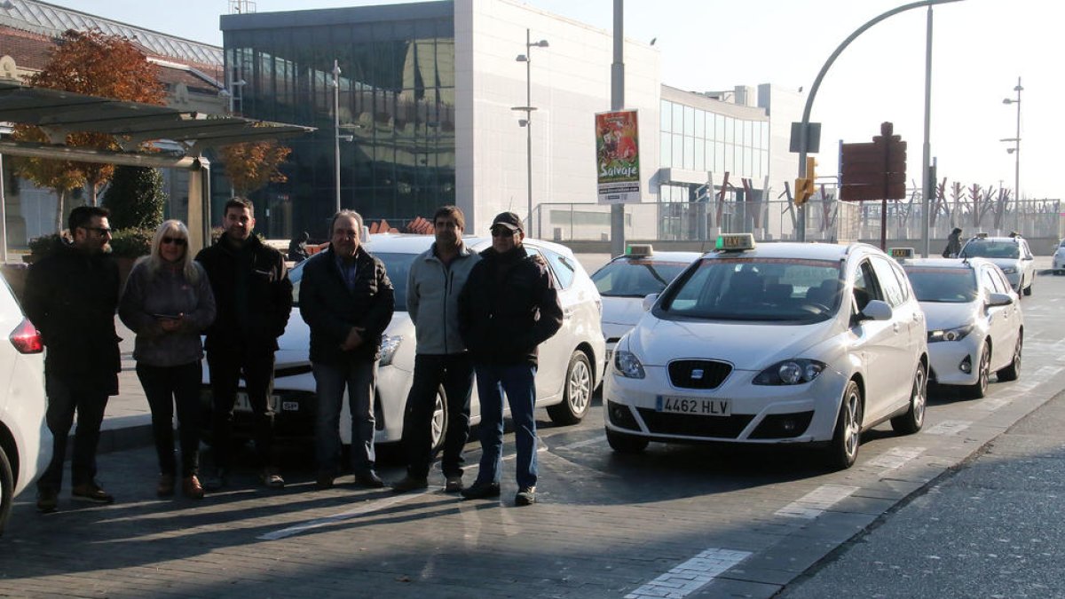 Taxistes lleidatans a la protesta del 29 de novembre.