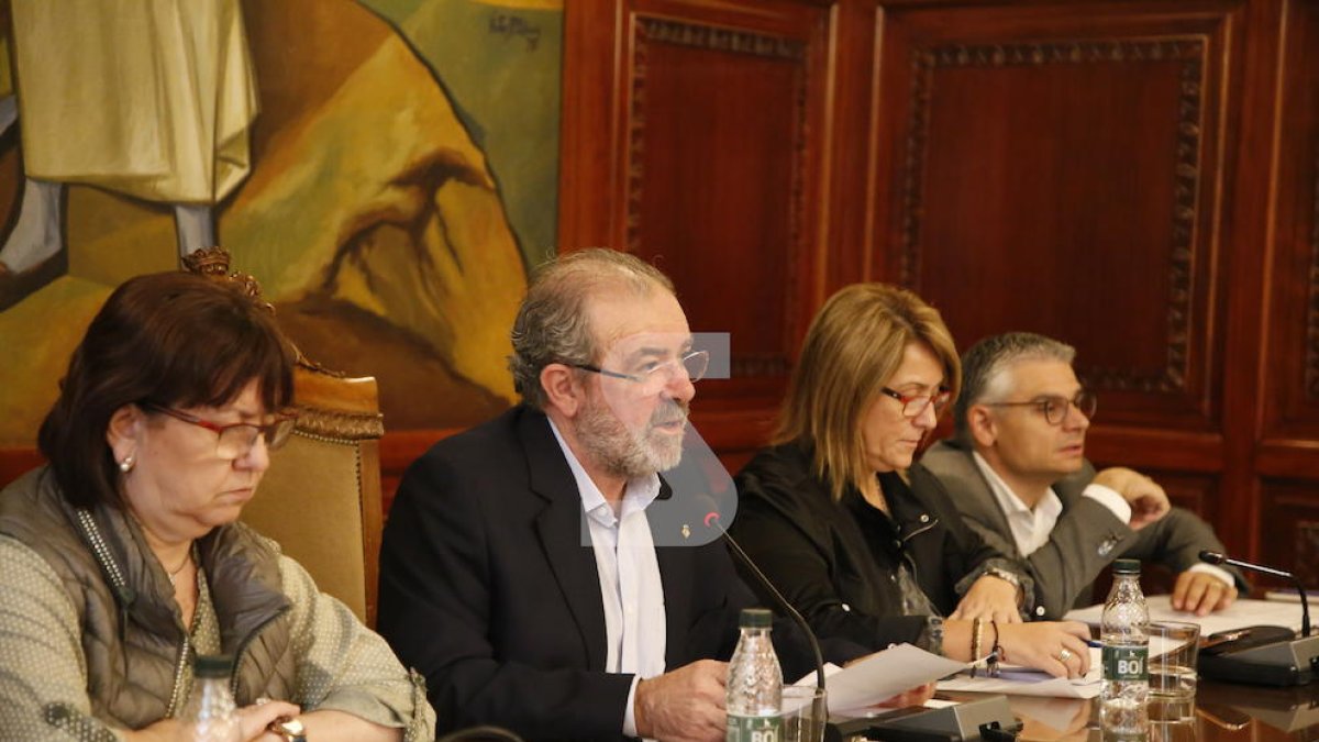 La Diputació de Lleida reclama la posada en llibertat de Sànchez i Cuixart