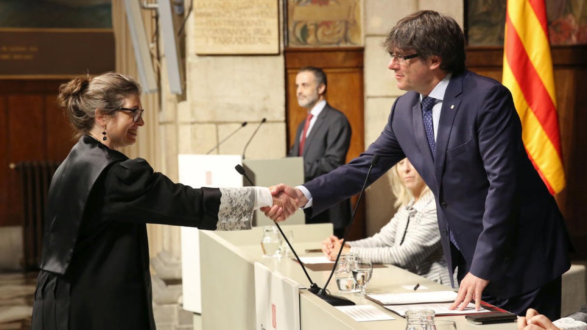Puigdemont fa una crida davant dels juristes a 