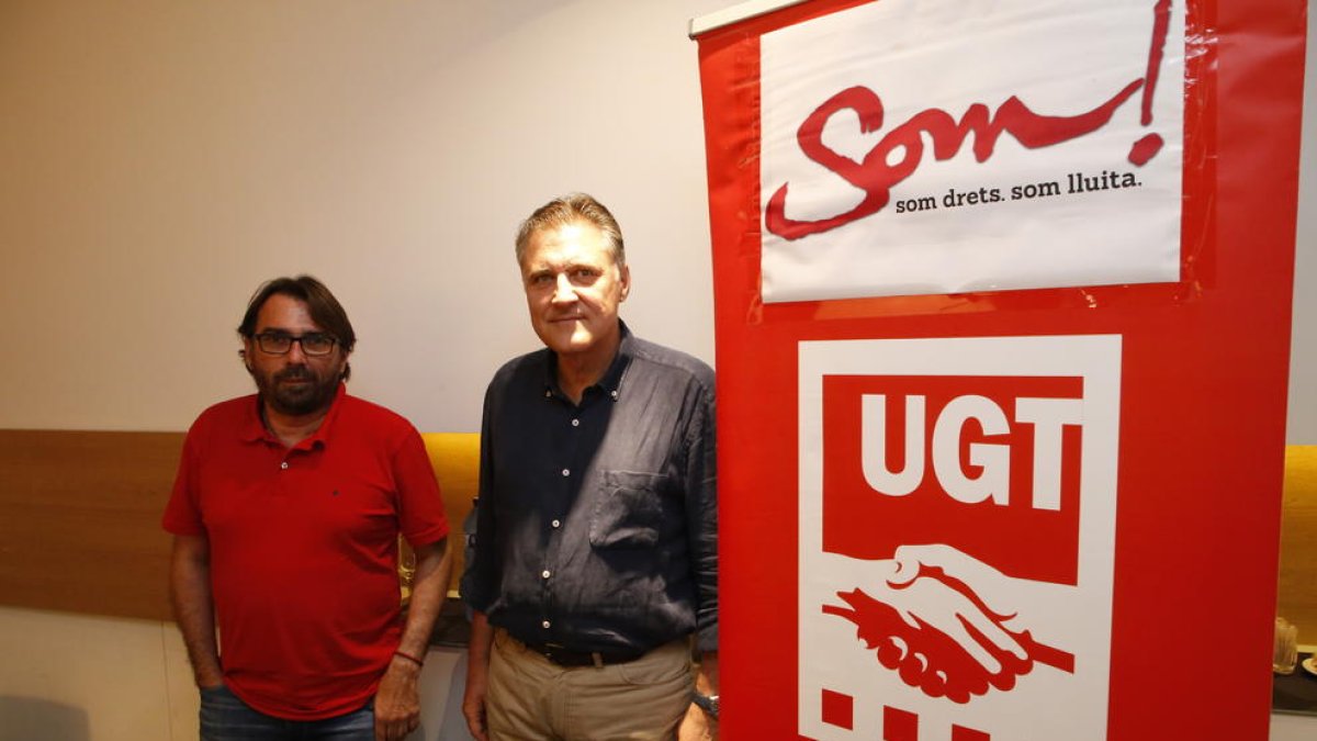 Camil Ros y José Luis Aguilà, ayer, poco antes de su comparecencia ante la prensa.