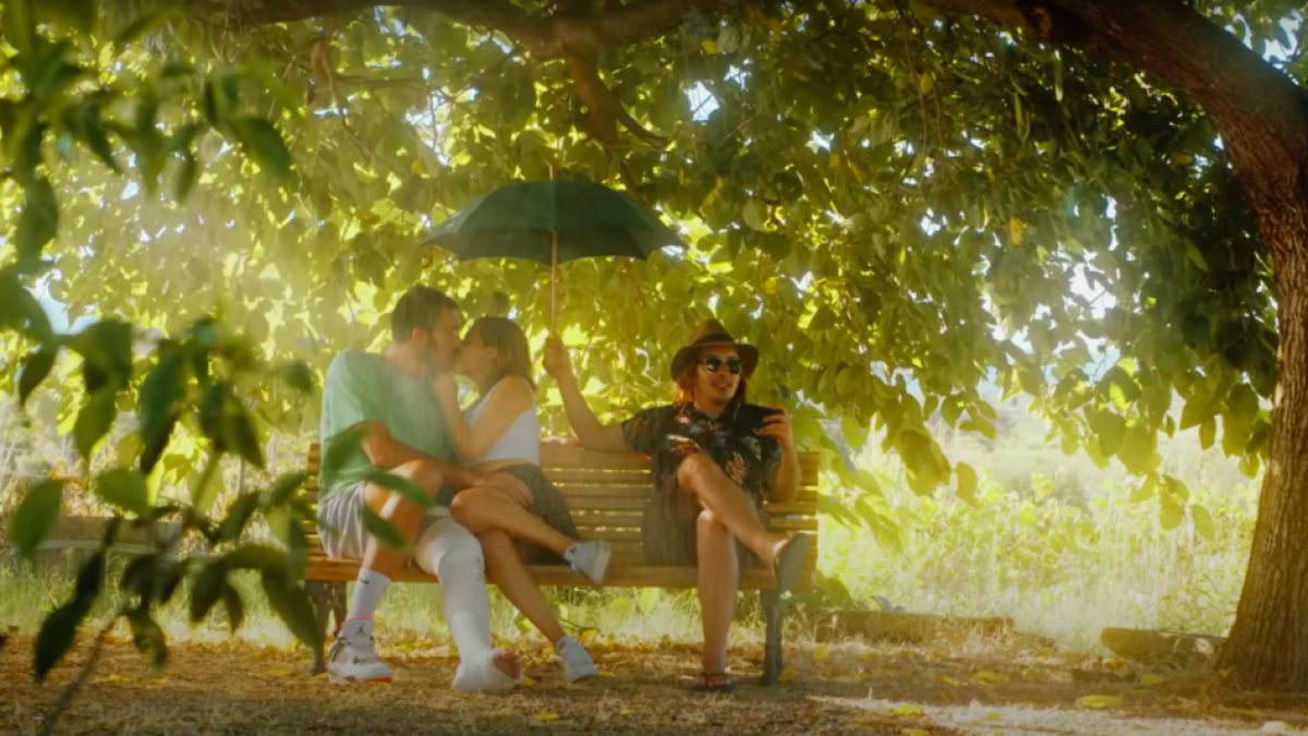 Pierre Oriola, protagonista de un videoclip de Búhos - El leridano Pierre Oriola, capitán del equipo azulgrana de baloncesto, es uno de los protagonistas del videoclip de la canción ‘Se acelera’, del grupo musical Búhos y que se estrenó el ...