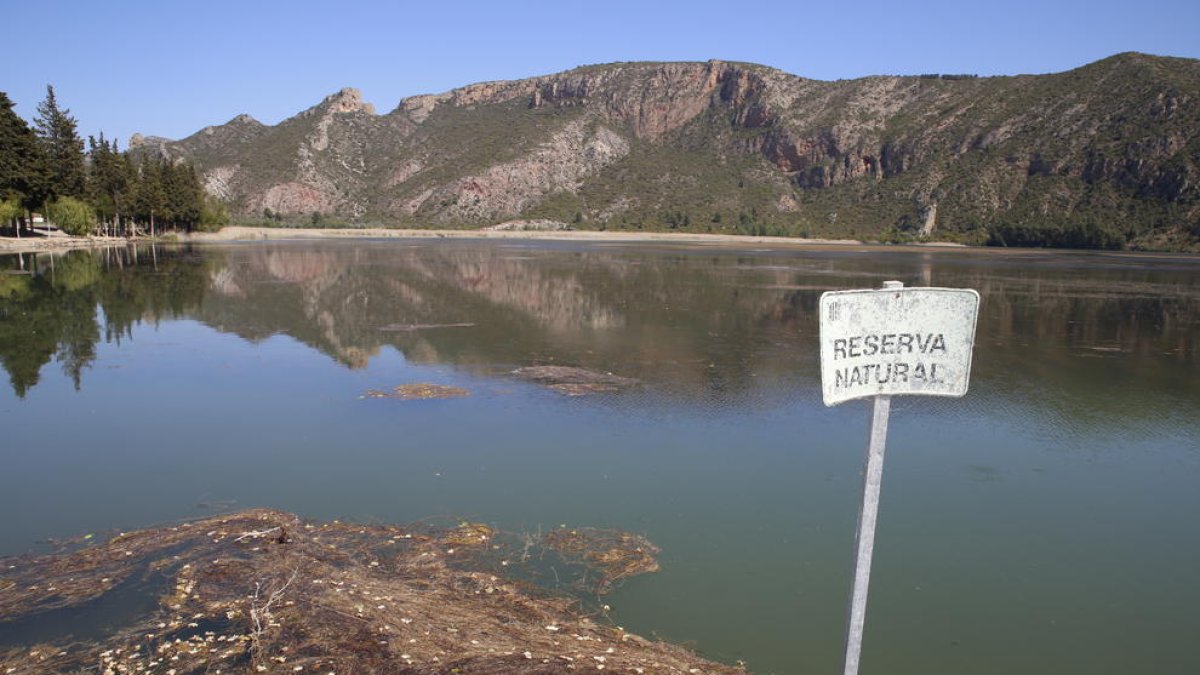 Las aguas del pantano de Camarasa.