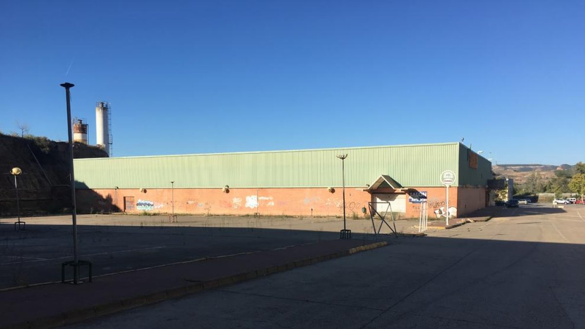 Fraga ofrece a las peñas una zona de ocio y barbacoa para la fiesta del Pilar