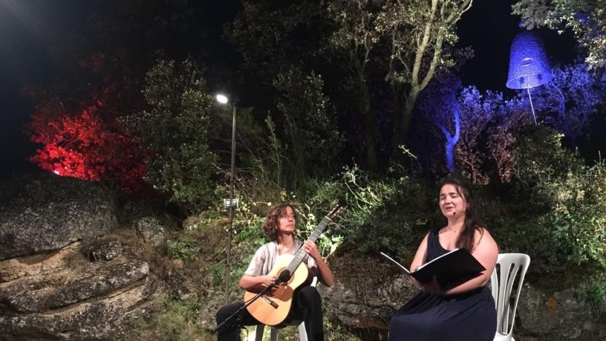 Camahort y Ruhí durante su concierto bajo la campana ‘Dongda’.