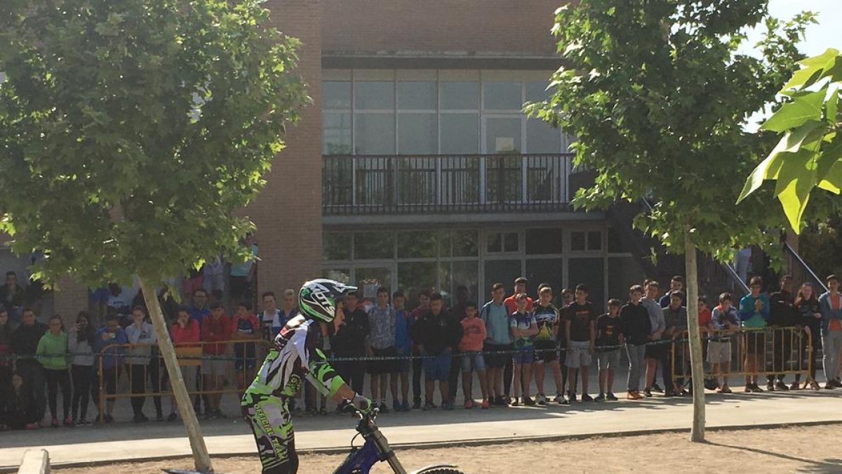 Exhibició i xarrada de Marcel Justribó a l’INS d’Alcarràs