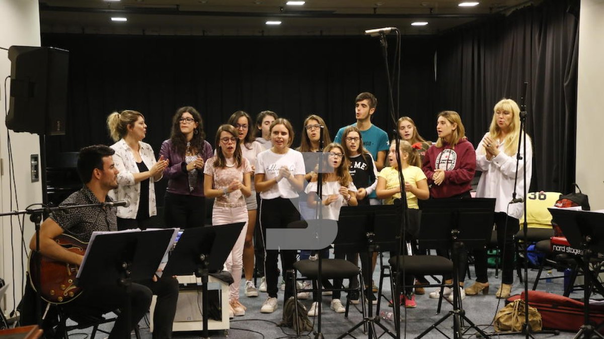 Dotze cantants d'entre 9 i 16 anys protagonitzen dissabte a l'Auditori el primer 'PopKids'