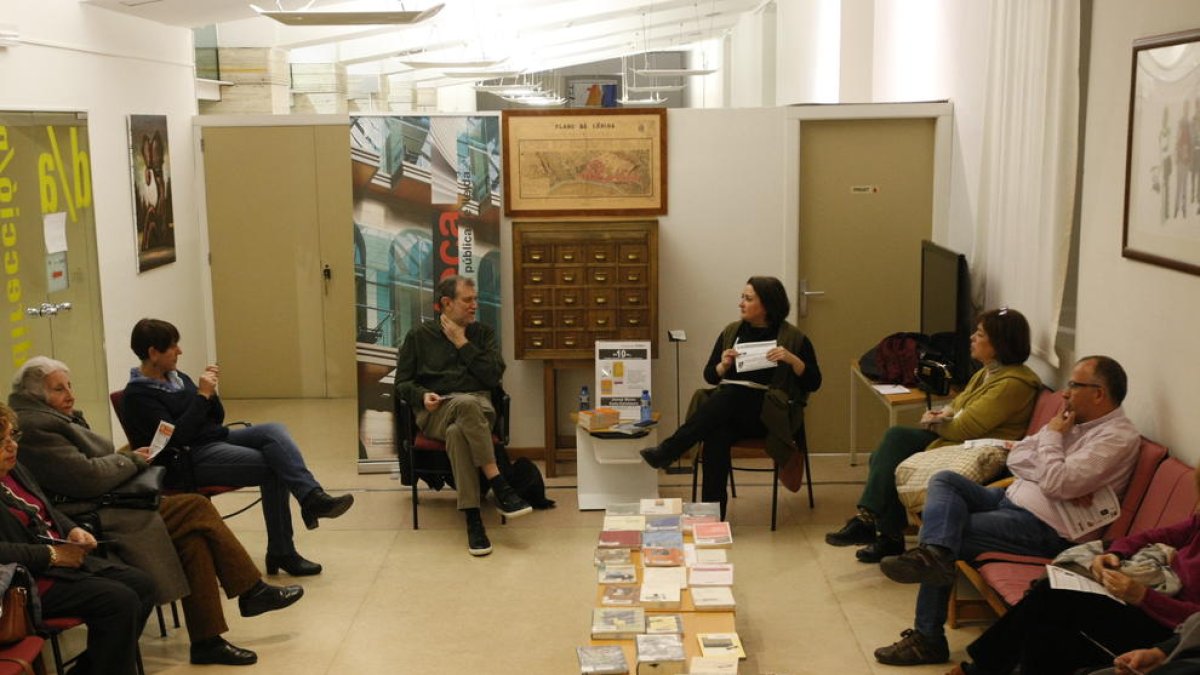 Tertulia en la Biblioteca de Lleida con Josep Maria Sala-Valldaura