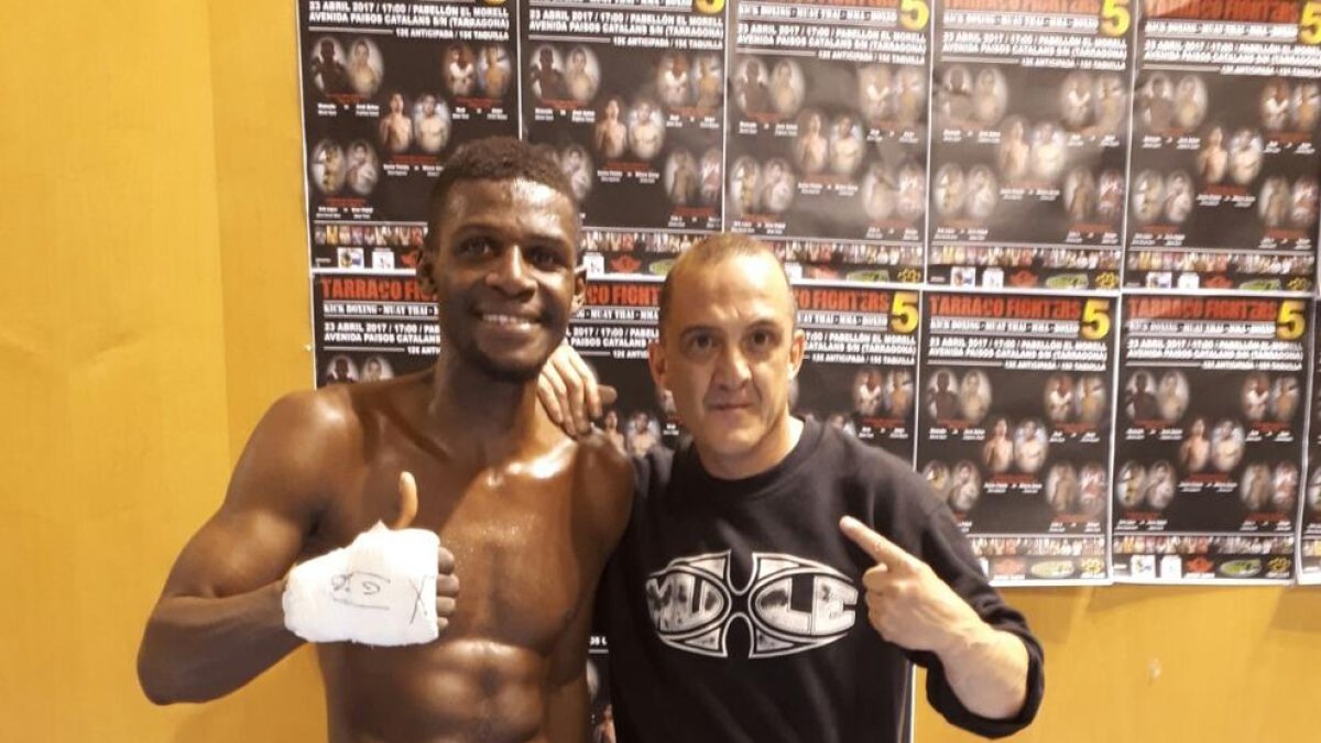 Mamadou Safaiou y su entrenador, Juan José Ibáñez.