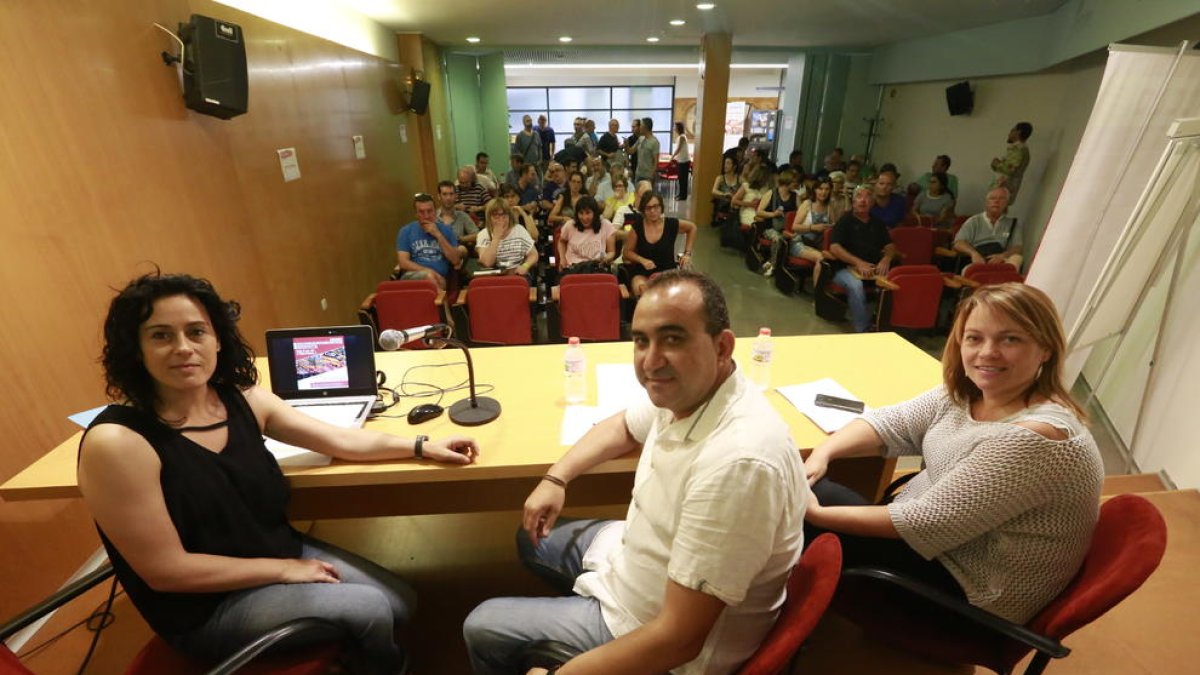 Cristina Rodríguez, Javier Pacheco i Cristina Torre, secretària d’Acció Sindical de CCOO de Catalunya.