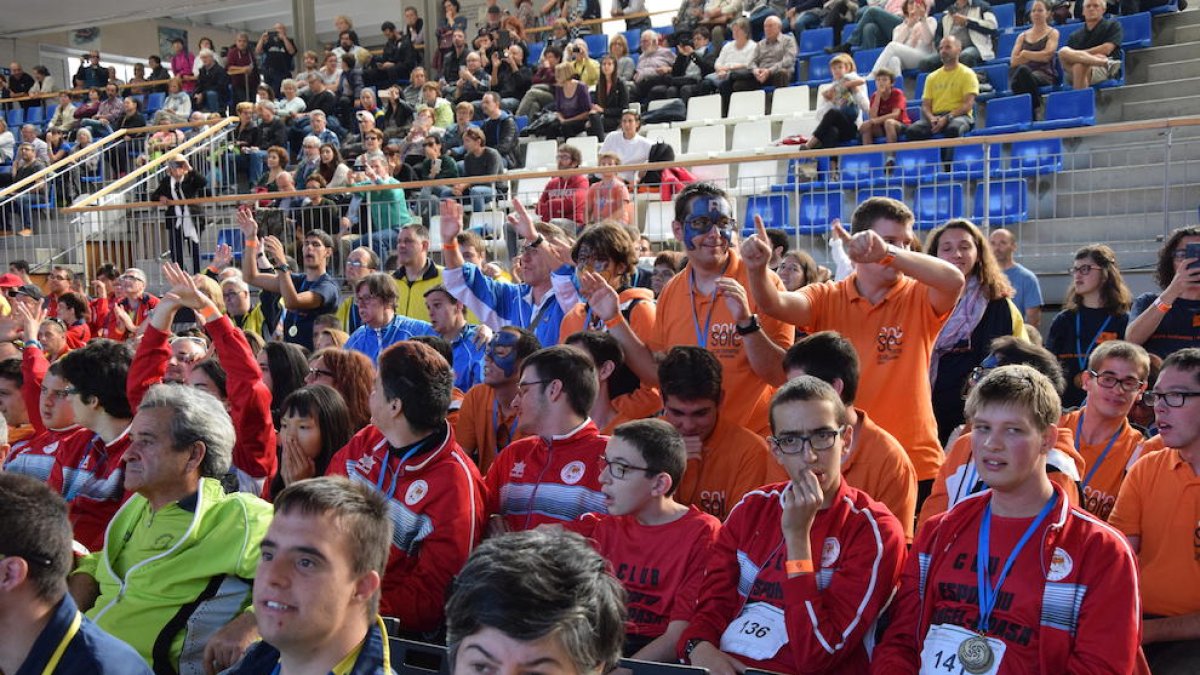 Els atletes que han participat en el Territori Special durant el cap de setmana van omplir ahir el Palau d’Esports de la Seu.