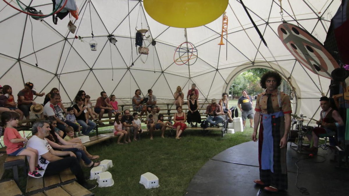 El públic no es va perdre detall de les actuacions.