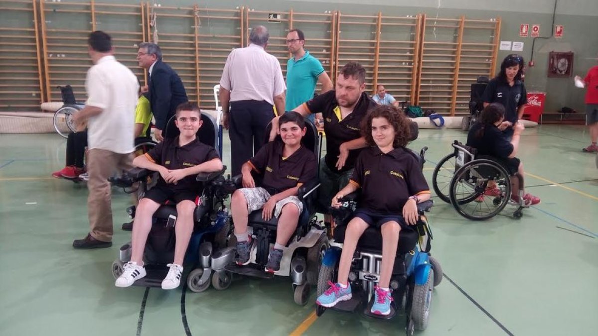 D’esquerra a dreta, Guillem Pérez, Oriol Ruiz i Anna Marín, durant el Campionat d’Espanya a Armilla (Granada).