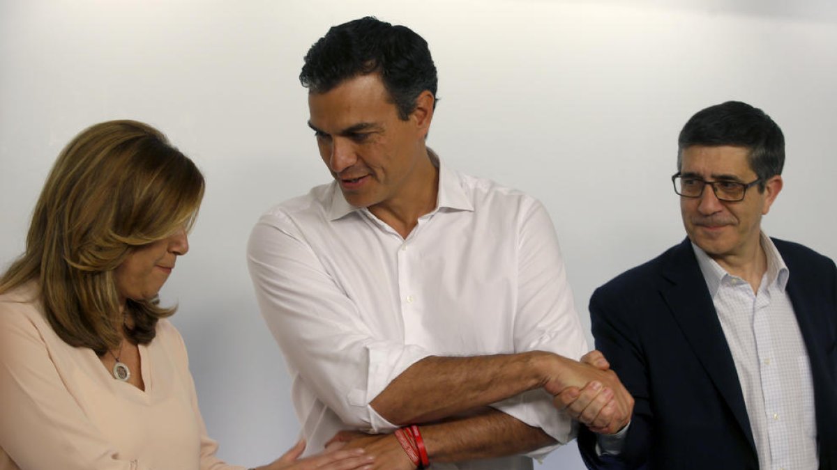 Susana Díaz, Pedro Sánchez i Patxi López, en campanya.