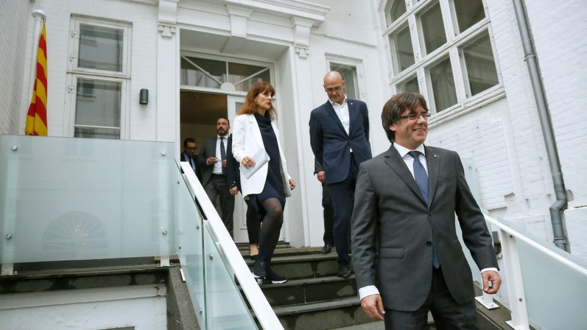 Fotografía facilitada por la Generalitat de Cataluña, de su presidente Carles Puigdemont, ayer durante la inauguración en Copenhague (Dinamarca) de la nueva delegación del Gobierno de la Generalitat en los países nórdicos.