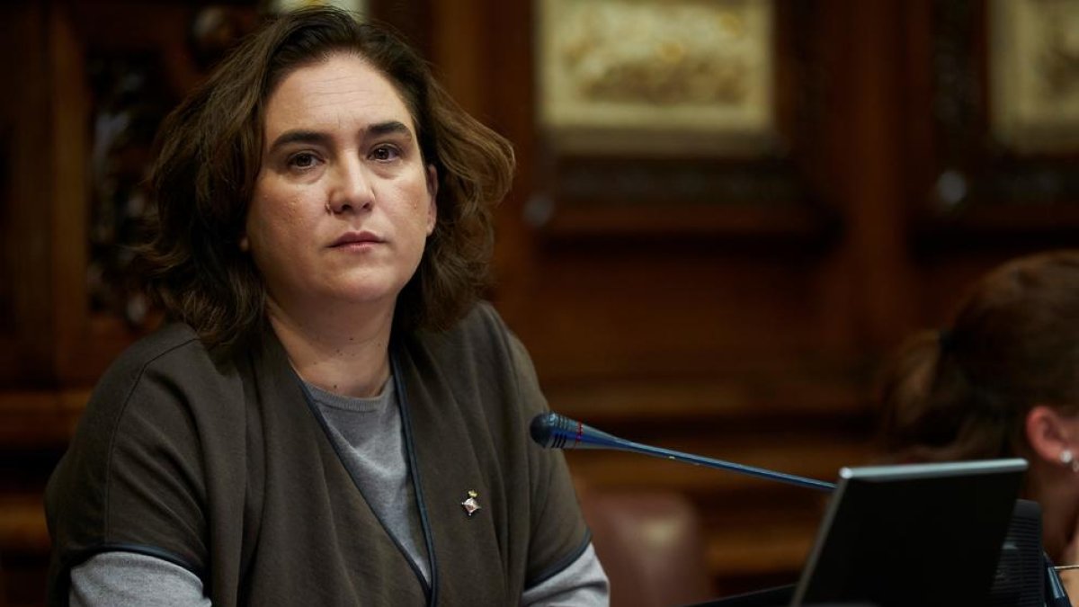 La Junta Electoral prohibeix a Barcelona il·luminar de groc fonts i edificis