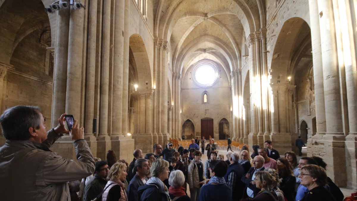A lo largo de la jornada se celebraron visitas guiadas con la participación de decenas de personas.