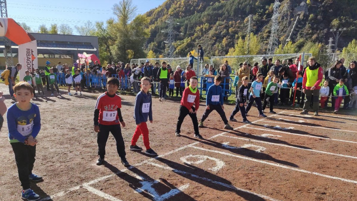 Foto d’arxiu d’una prova atlètica de la Miniolimpíada del Pont de Suert celebrada el 2019 abans de la pandèmia.