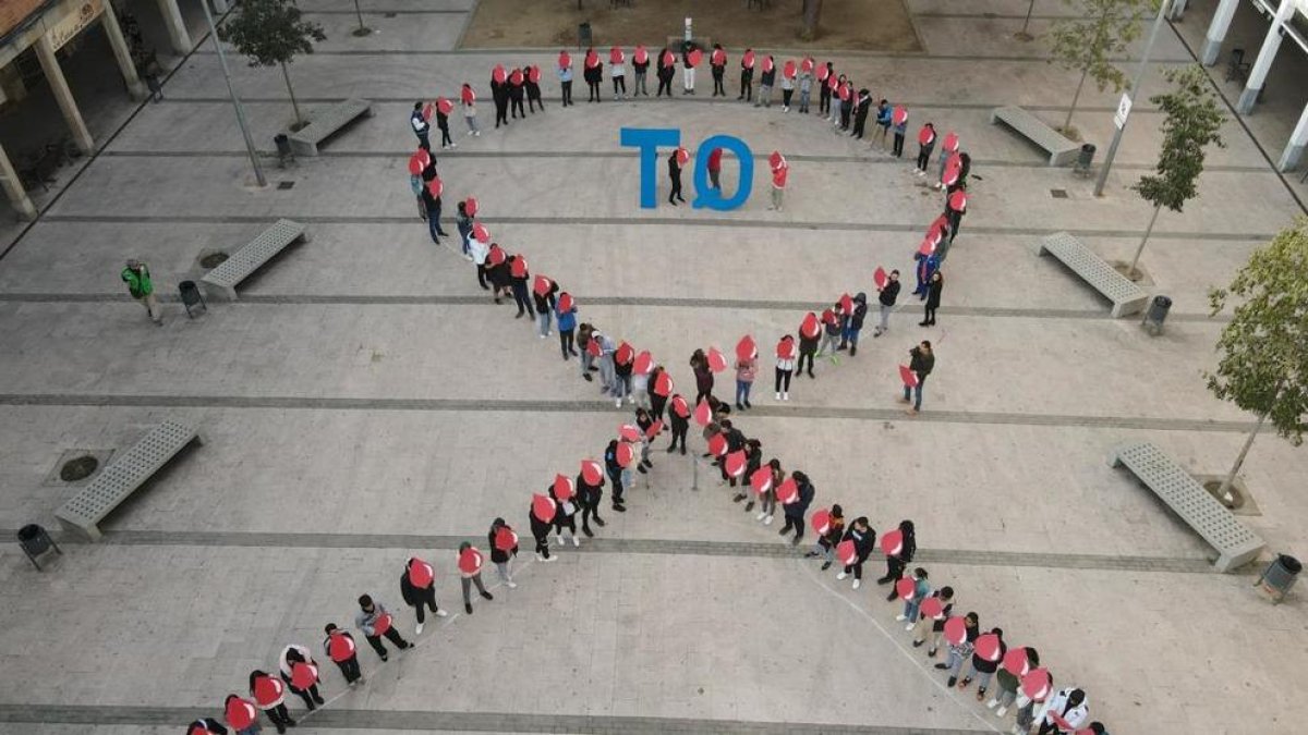 El lazo humano formado hace unos días por los estudiantes de Torre Queralt en Lleida.