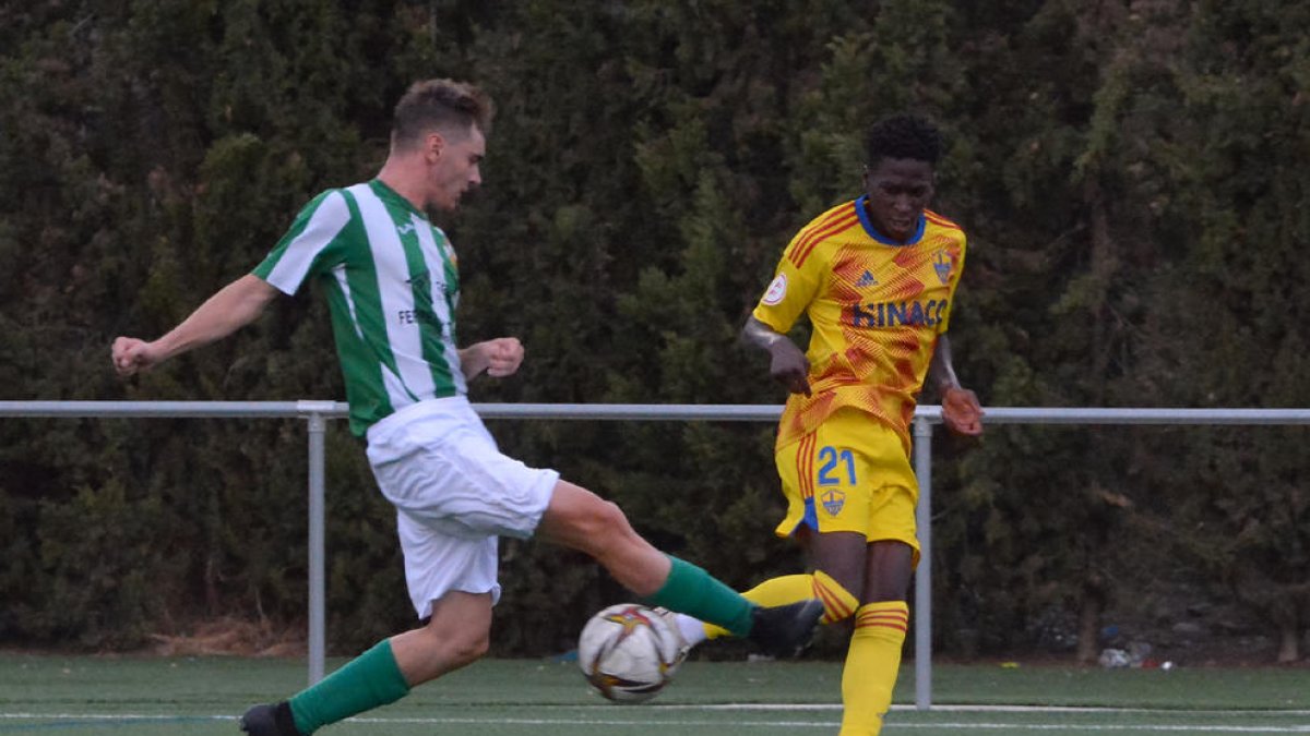 Lamin, en el duel de pretemporada davant l’Alguaire.