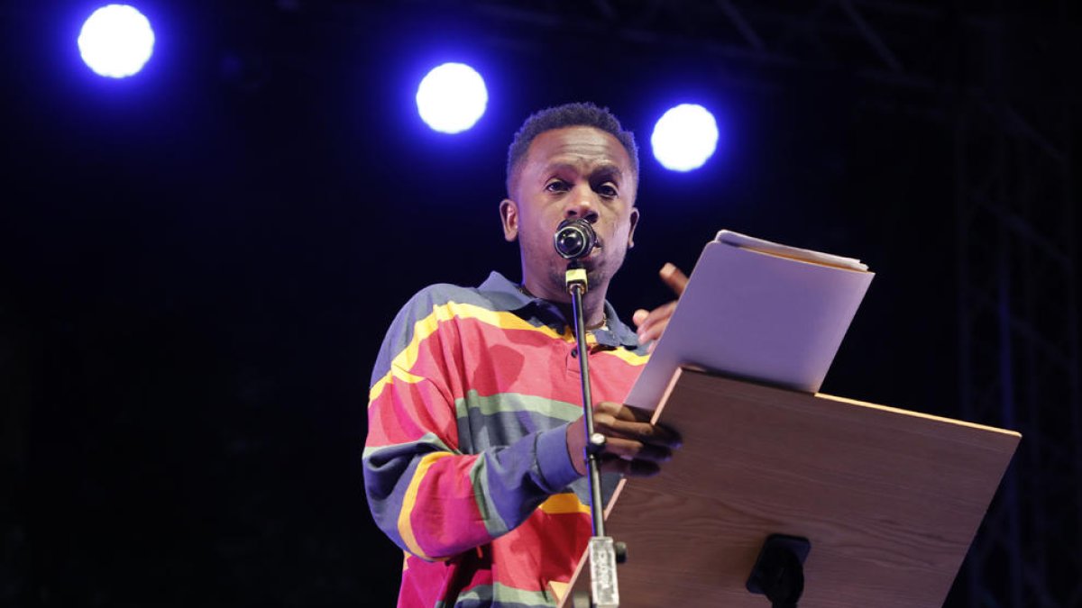 El cantante Kelly Isaiah.