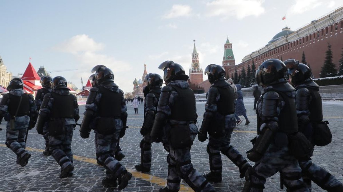 Policies es preparen per a les protestes a la plaça Roja de Moscou.