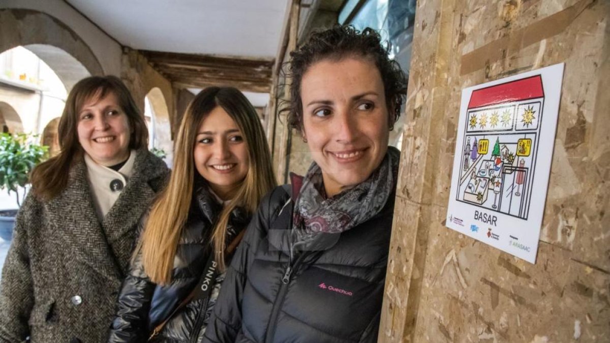 Juneda instal·la pictogrames en espais del poble per fer-lo més accessible i inclusiu a col·lectius vulnerables