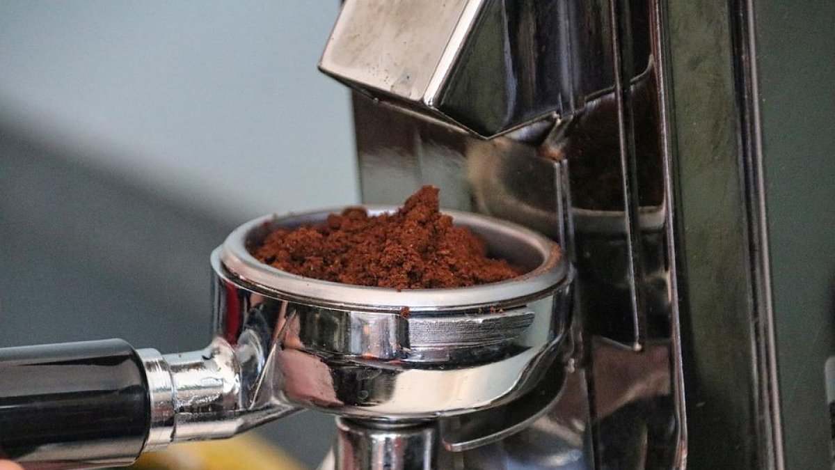 Es poden tirar les restes del cafè per l'aigüera?